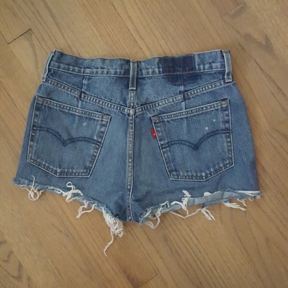 Levi's Altered Button Up Cut-Off Shorts - Picture 2 of 4